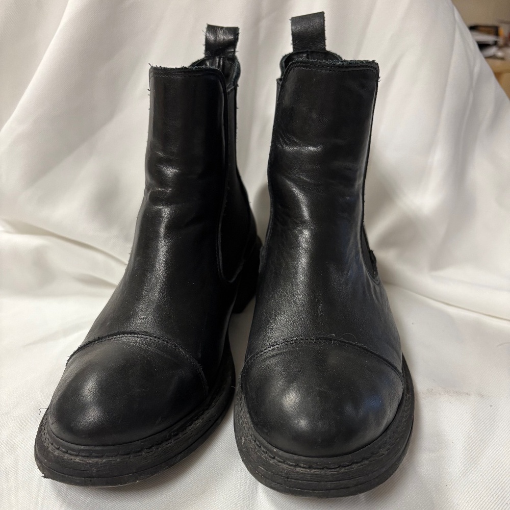 Black Chelsea Boots- Intervalle